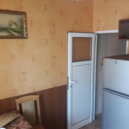 アパート Апартамент За Нощувки В Удобство---- В Центъра На Бургас Зад Новата Поща ブルガス